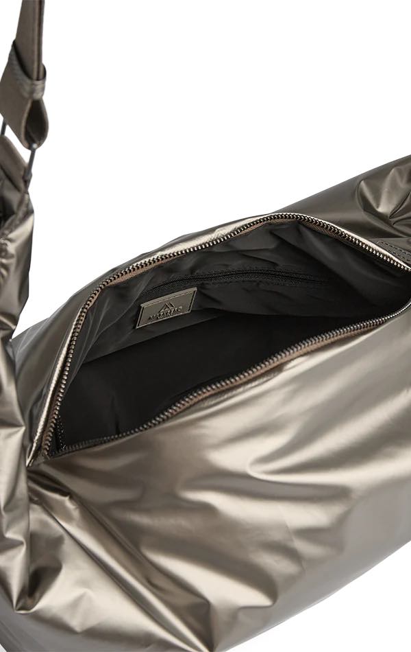 AlpineMBG crossbody taske. Metallic. Vandafvisende. Markberg