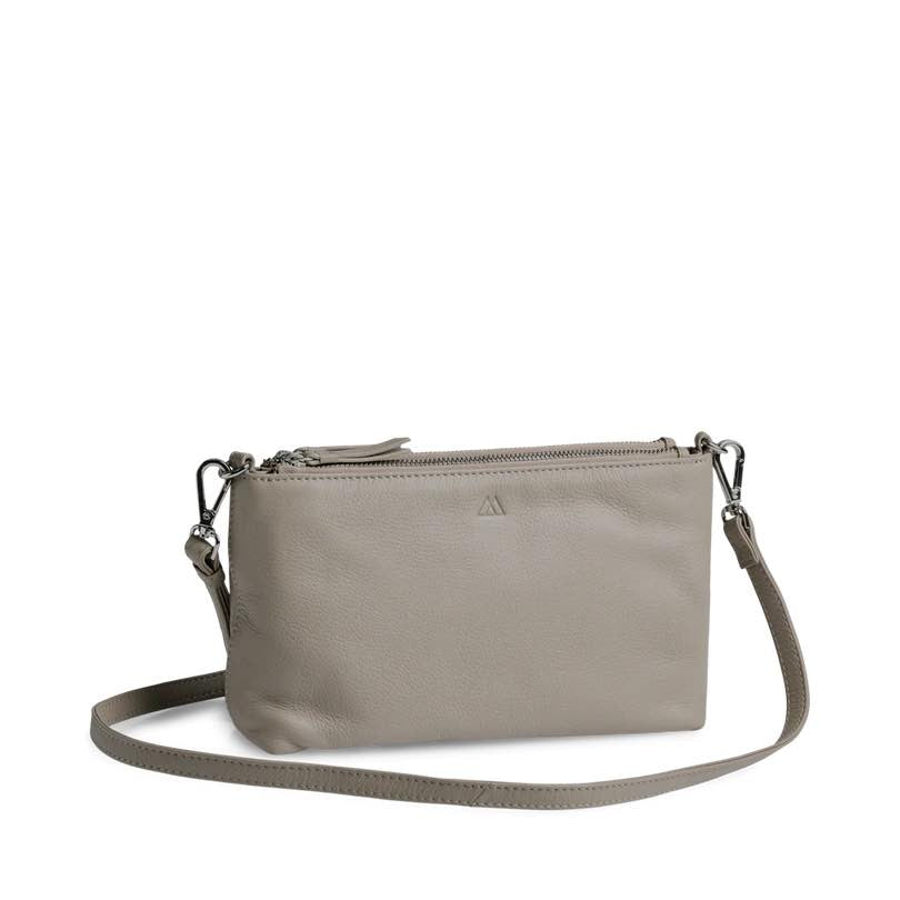 MikalaMBG Crossbody bag. White sand. Leather. Markberg
