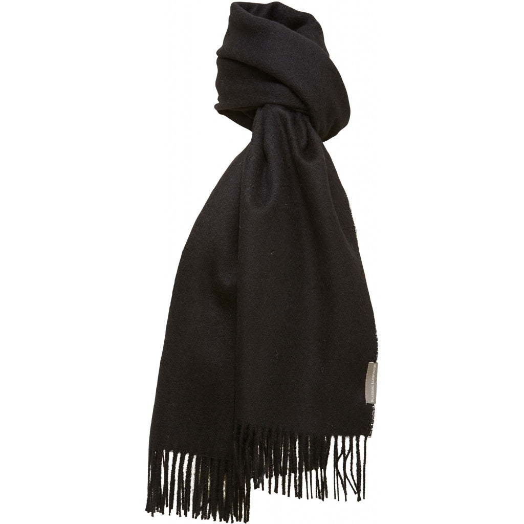 Schal Lima. Unisex. 100 % Babyalpakawolle. Schwarz. Hergestellt in der Wollspinnerei Silkeborg.