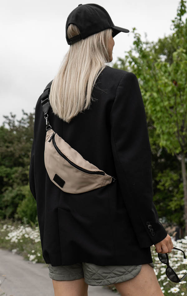Elinor Bum bag bæltetaske. 100% recycled polyester. Markberg