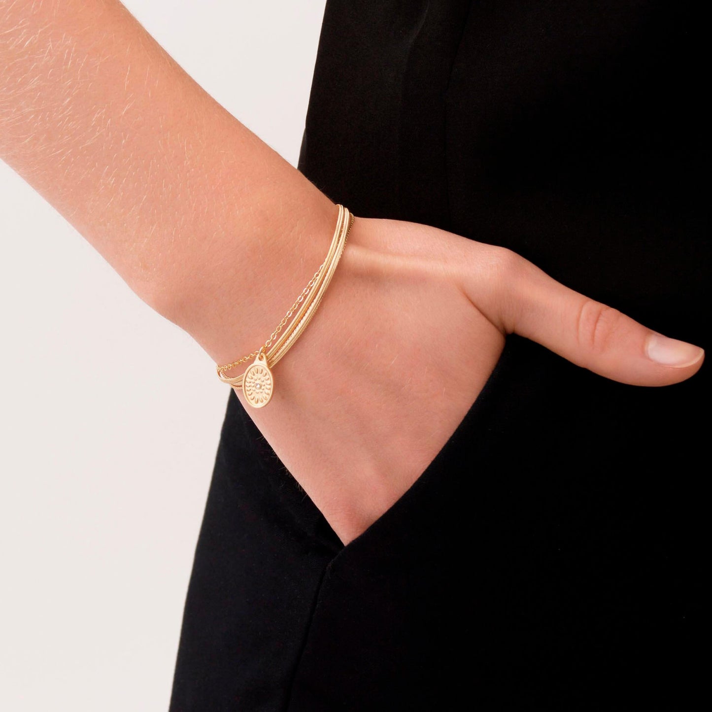 Bracelet Daisy Oval Multi. Gold plated. Danish Copenhagen